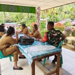 Jaga Hubungan Baik, Babinsa Koramil 05/Kolang Komsos Dengan Tenaga Pengajar di SMP Negeri 1 Sitahuis