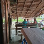 Babinsa Pagaran Julu Komsos Di Warung, Dekatkan Diri Dengan Warga