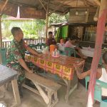 Babinsa Koramil 04 Pinangsori Pererat Silaturahmi, Babinsa melaksanakan Kegiatan Komunikasi Sosial bersama warga di desa Gunung Kelambu